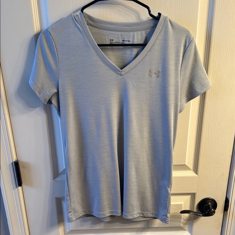 Under Armour Women's Light Blue V-Neck Top